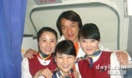 爆料成龙的空姐是谁啊视频,成龙神秘空姐身份曝光，网友热议