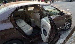 小爱爆料汽车视频下载